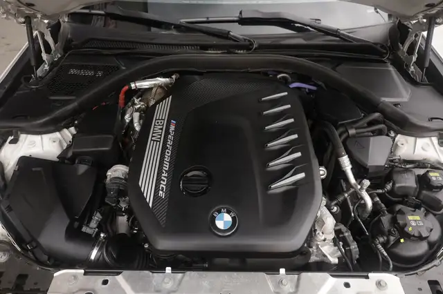 BMW 3 Series view 20