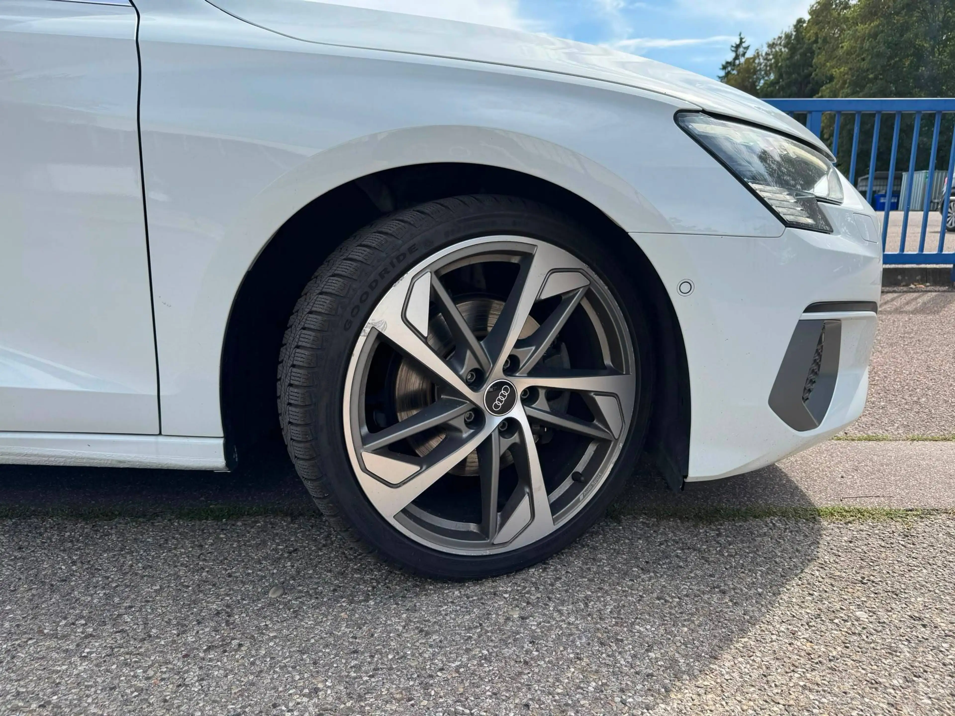 Audi A3 35 TFSI edition one — photo 11