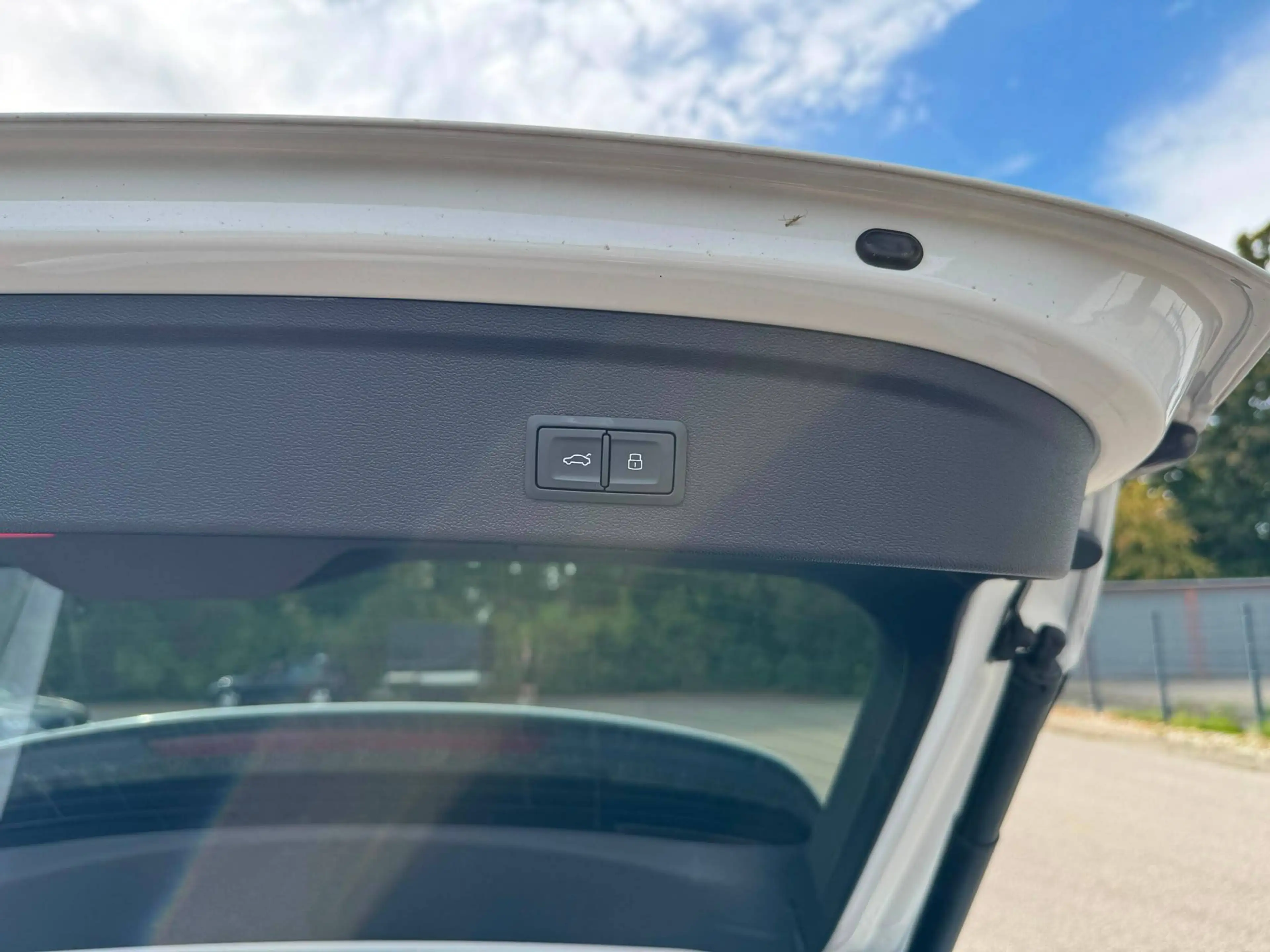 Audi A3 35 TFSI edition one — photo 12