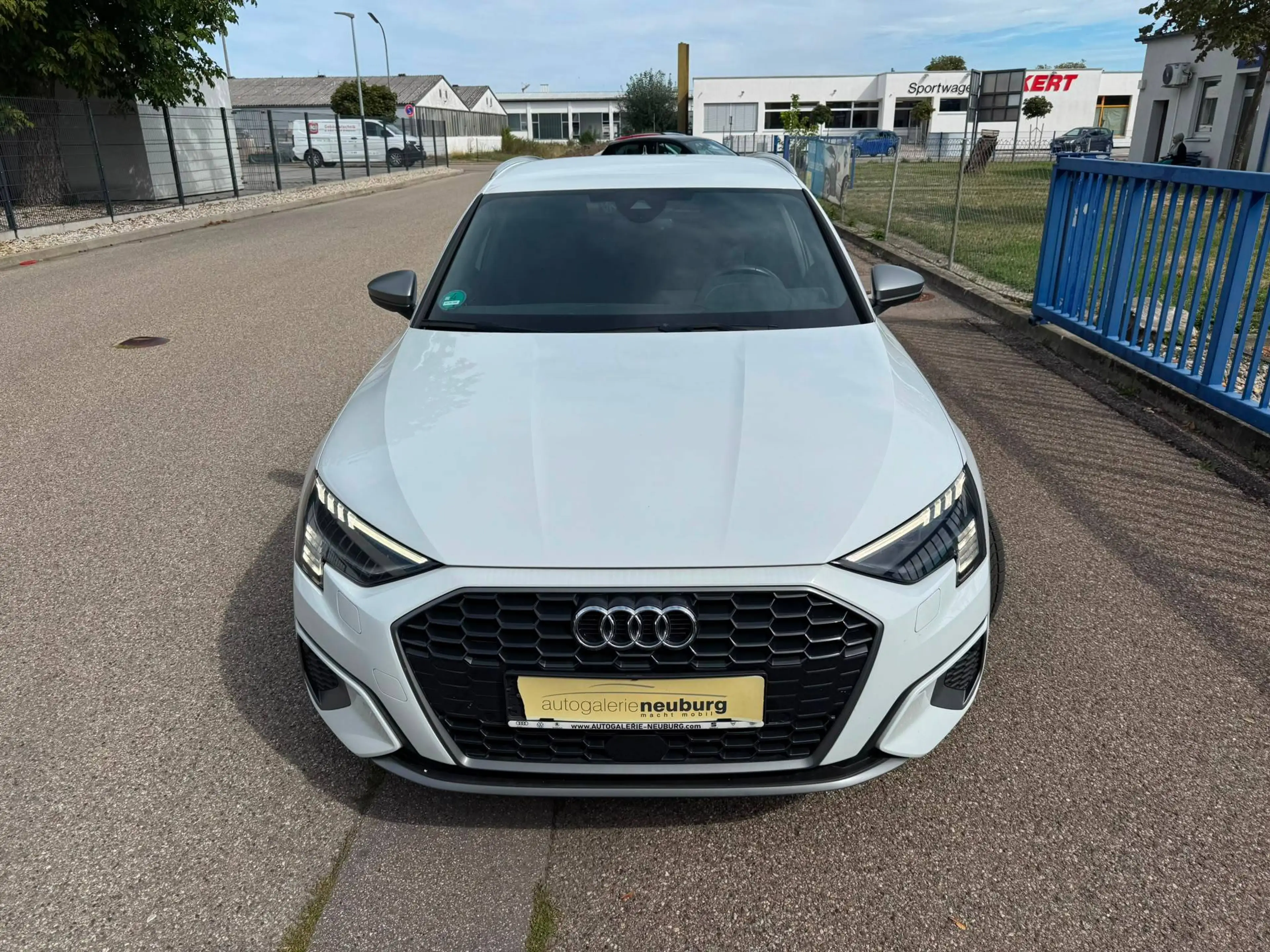 Audi A3 35 TFSI edition one — photo 2