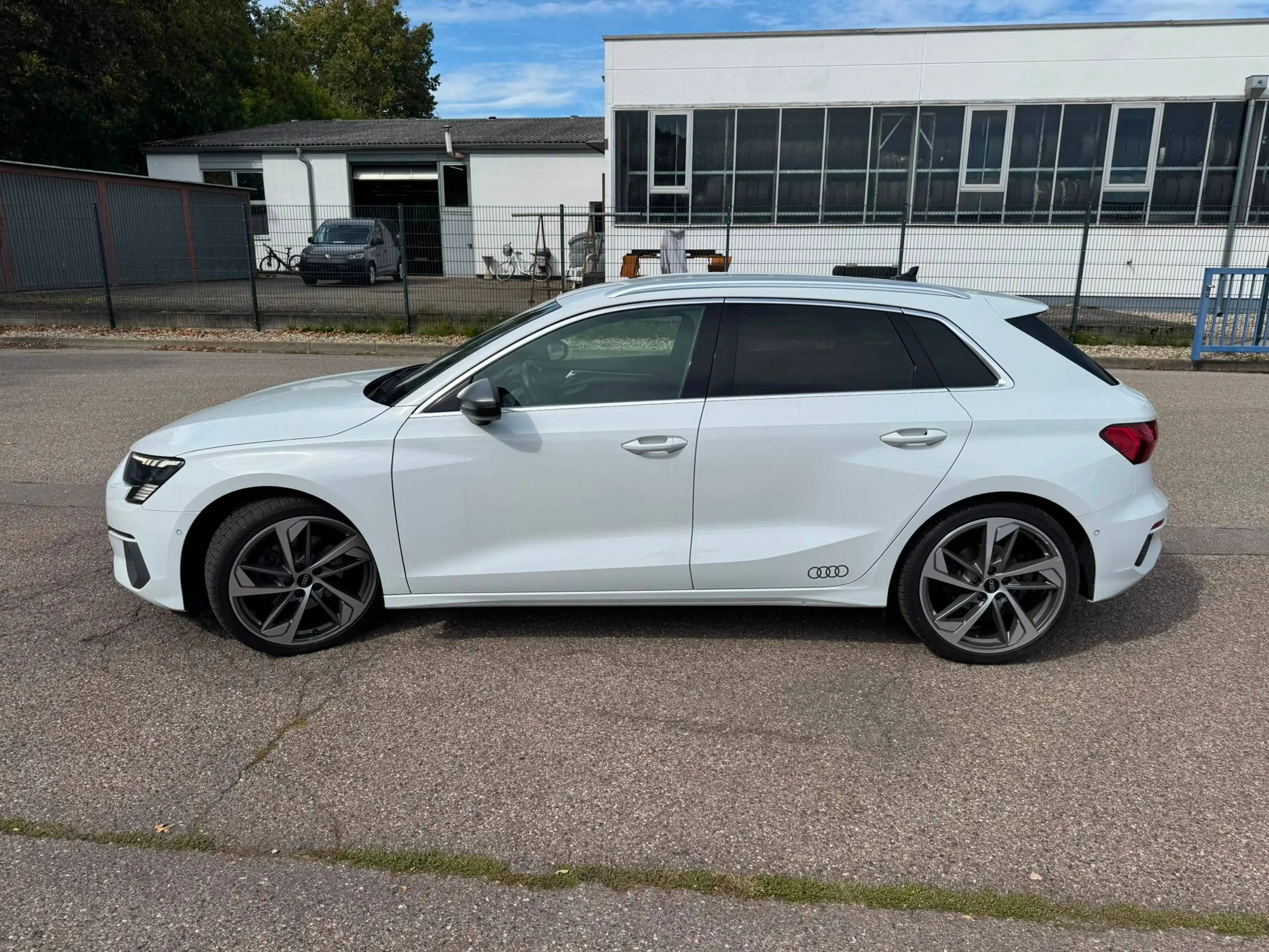 Audi A3 35 TFSI edition one — photo 5