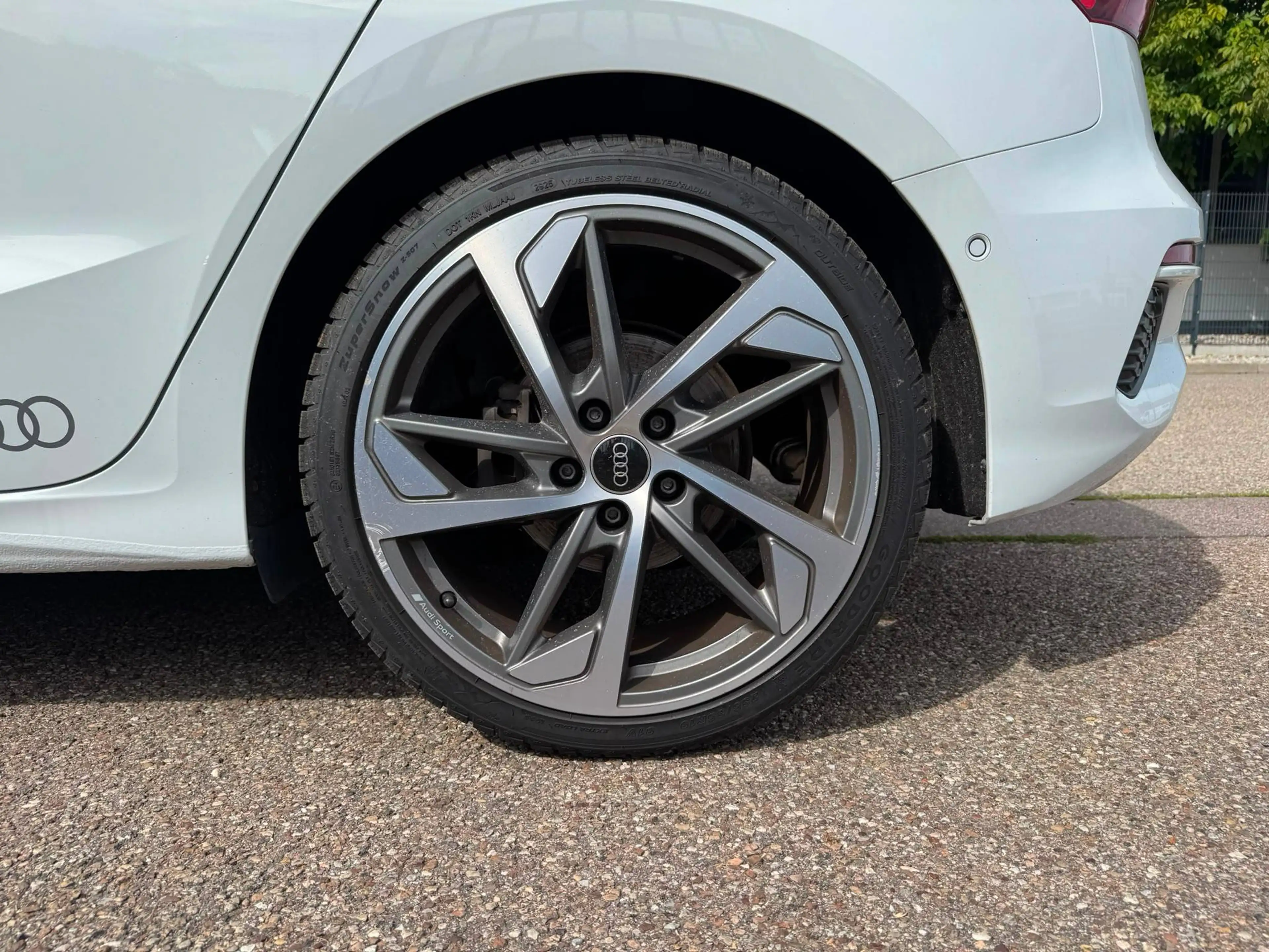 Audi A3 35 TFSI edition one — photo 9