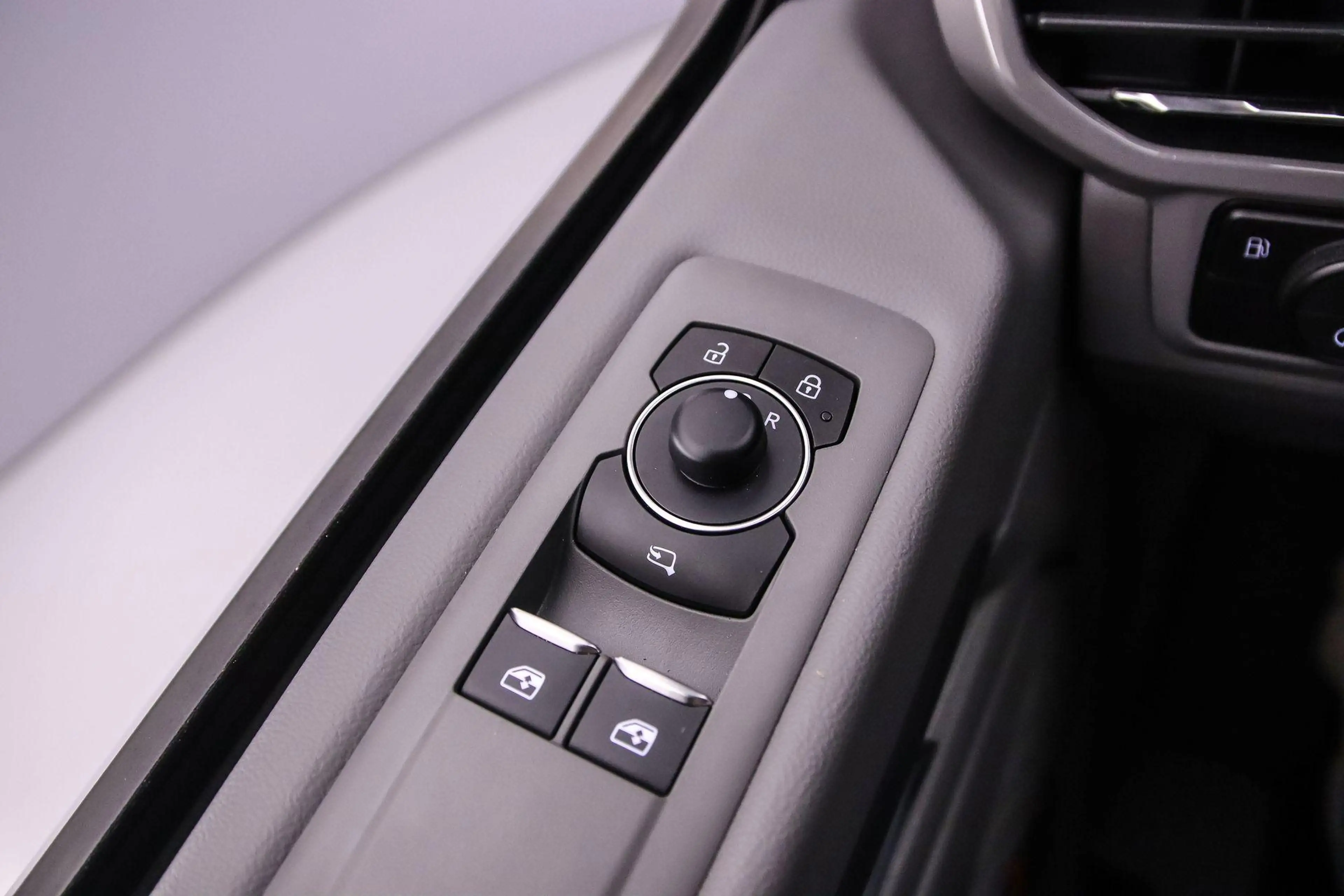 Volkswagen Transporter 2.5 233pk eHybrid L2 Bulli Dubbele Cabine | Sports — photo 11