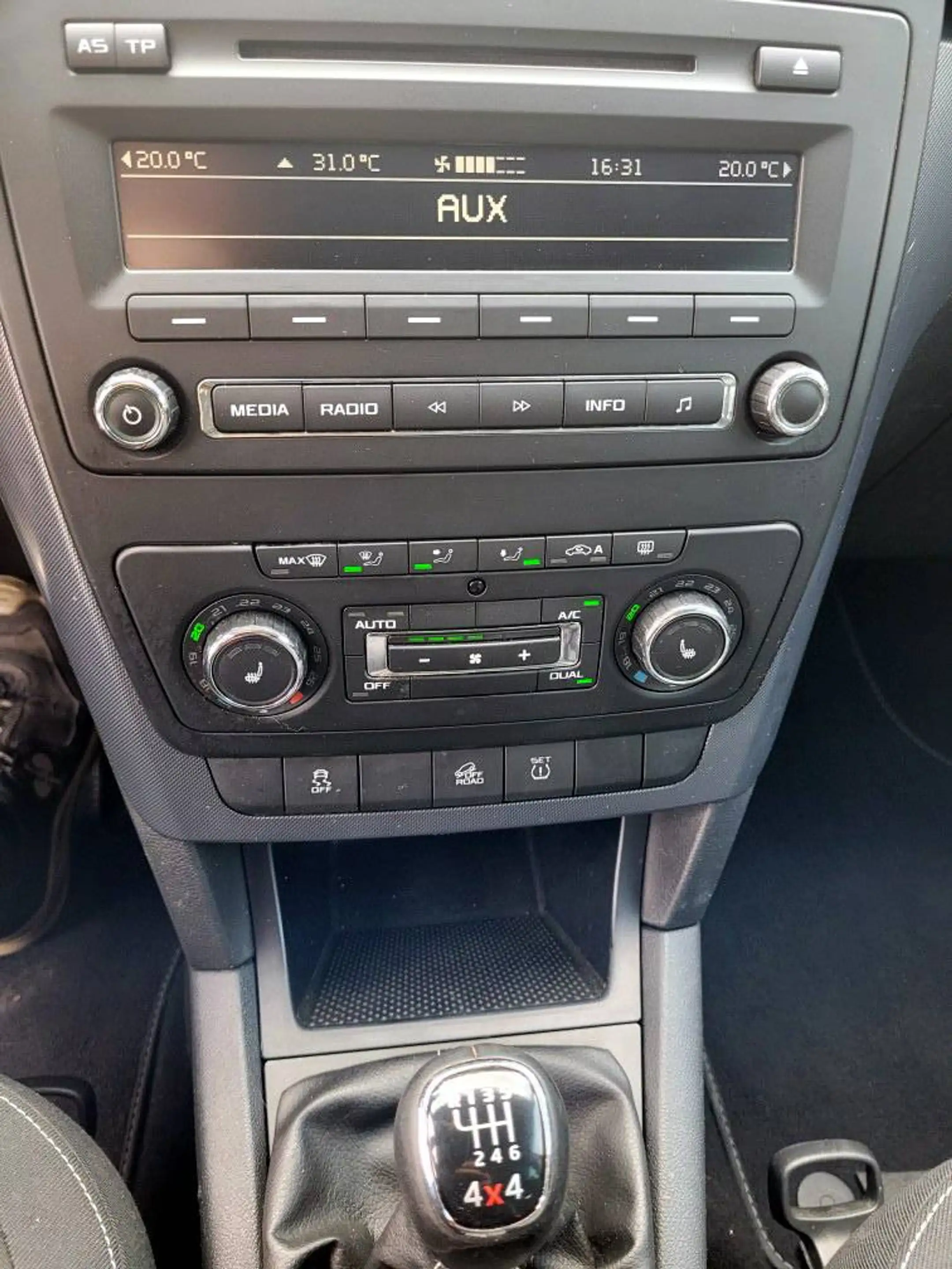 Skoda Yeti 2.0 TDI 4x4 Adventure  * Xenon * AHK — photo 11