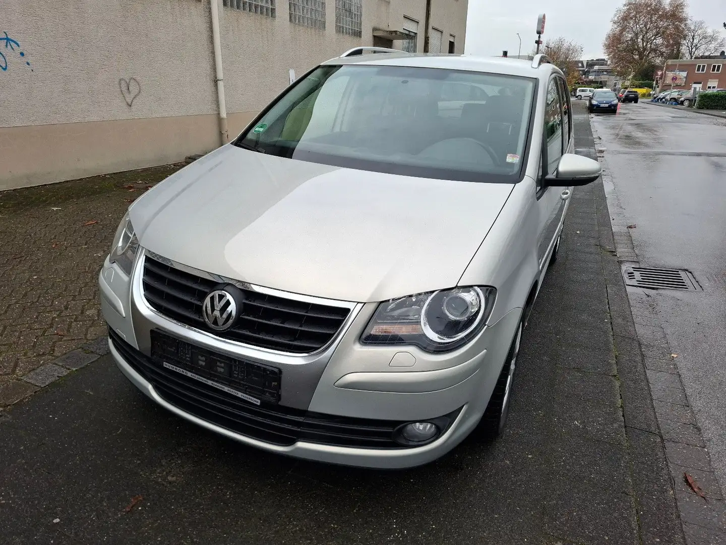 Volkswagen Touran Freestyle Gold - 1