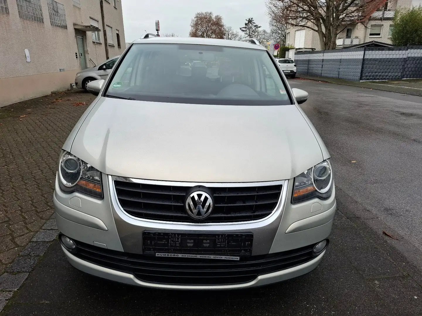 Volkswagen Touran Freestyle Gold - 2