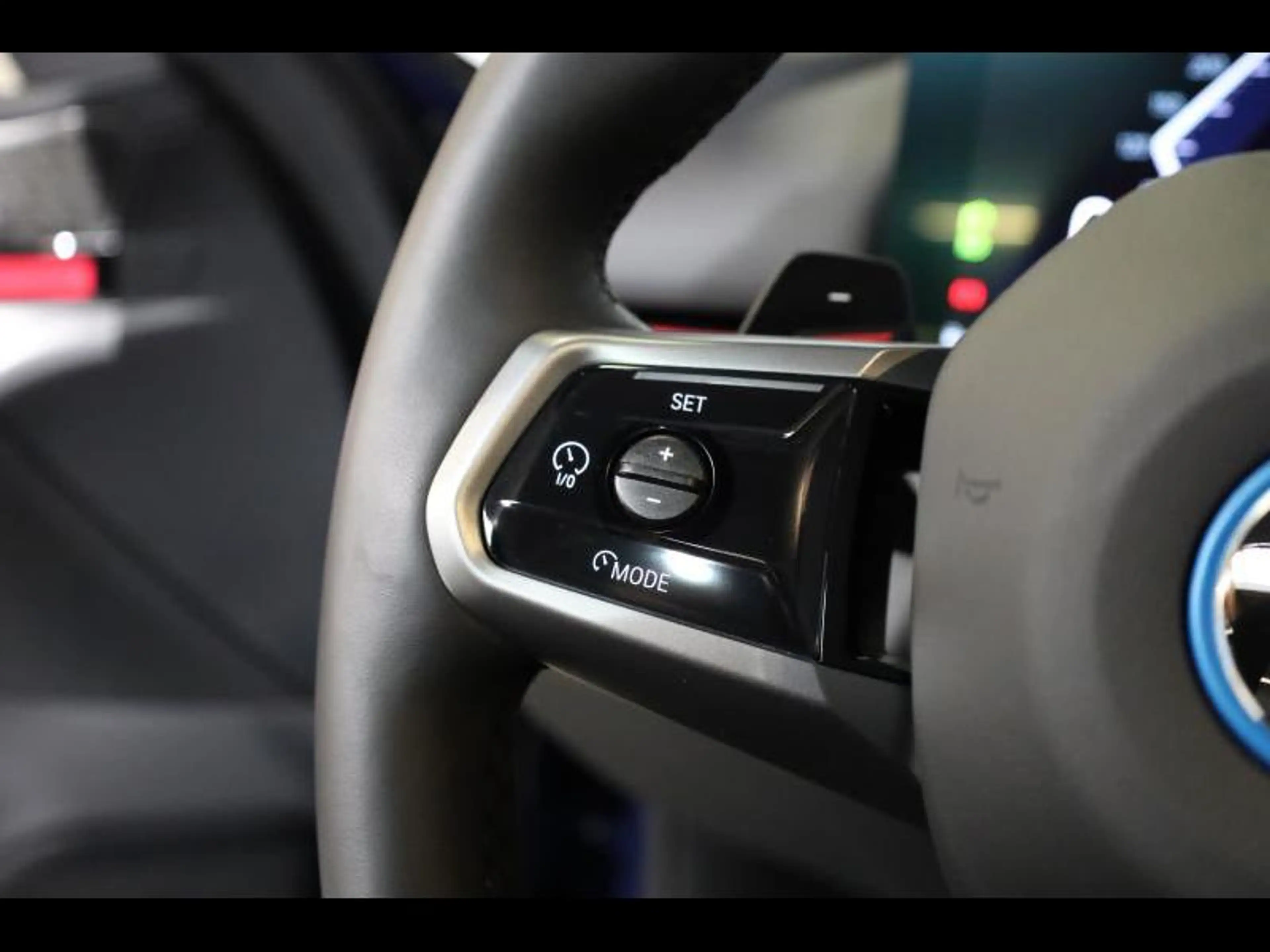 BMW 550 e xDrive Berline Kit M Sport — photo 11