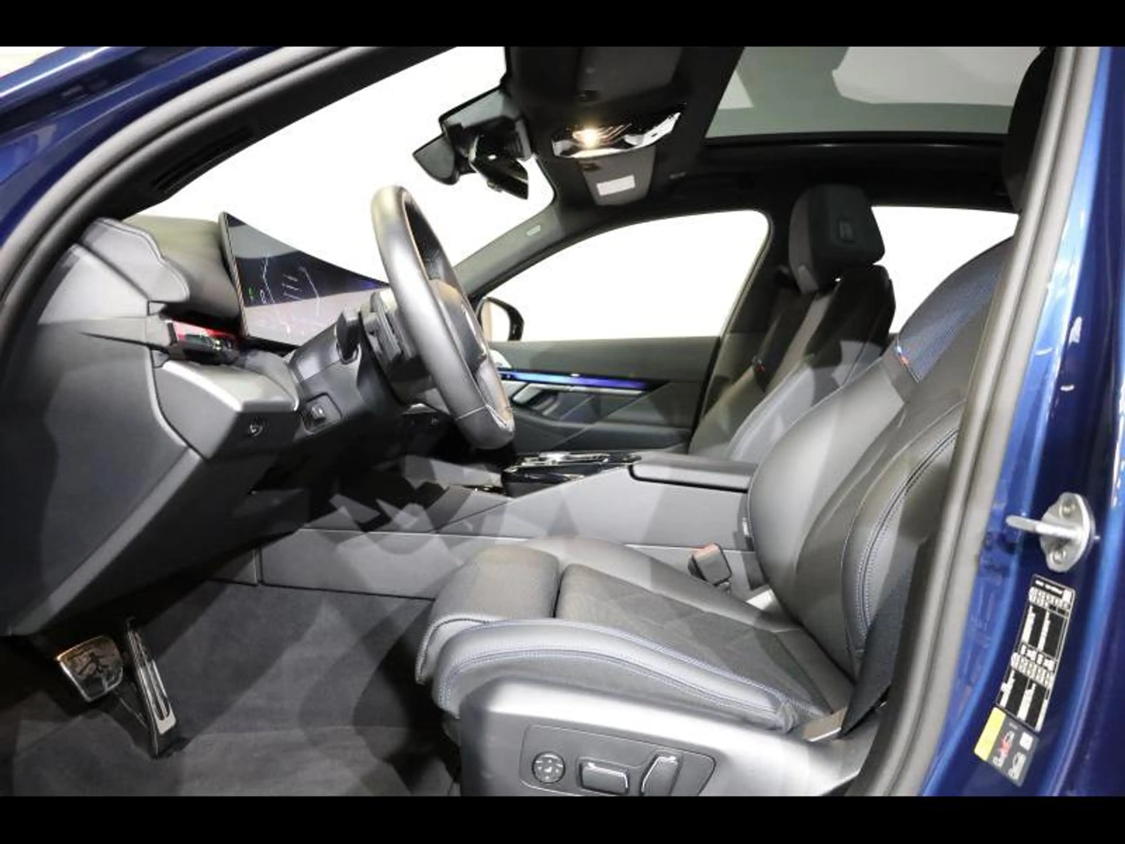 BMW 550 e xDrive Berline Kit M Sport — photo 7