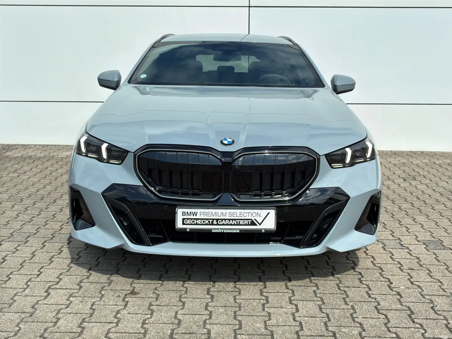 BMW 540 d xDrive Touring M Sportpaket AHK+StandHZ+B&W Gris - 2