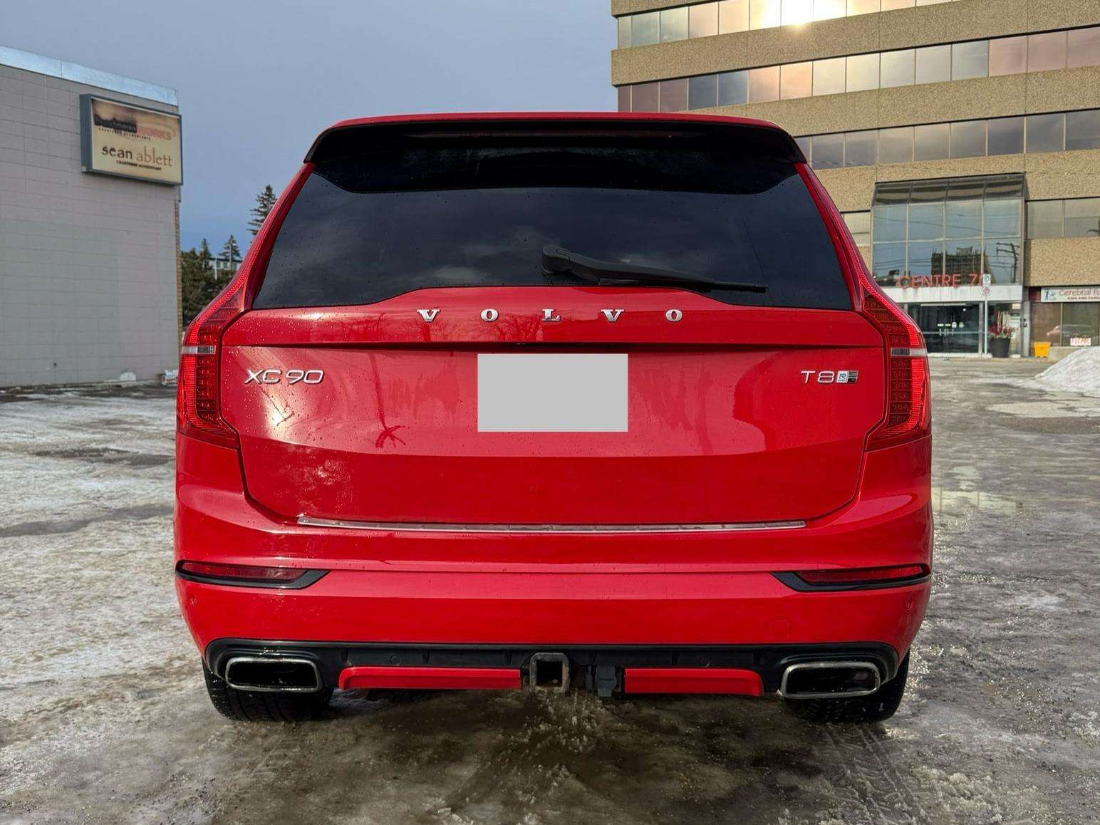 2017 Volvo XC90 T8 R-Design alt 3