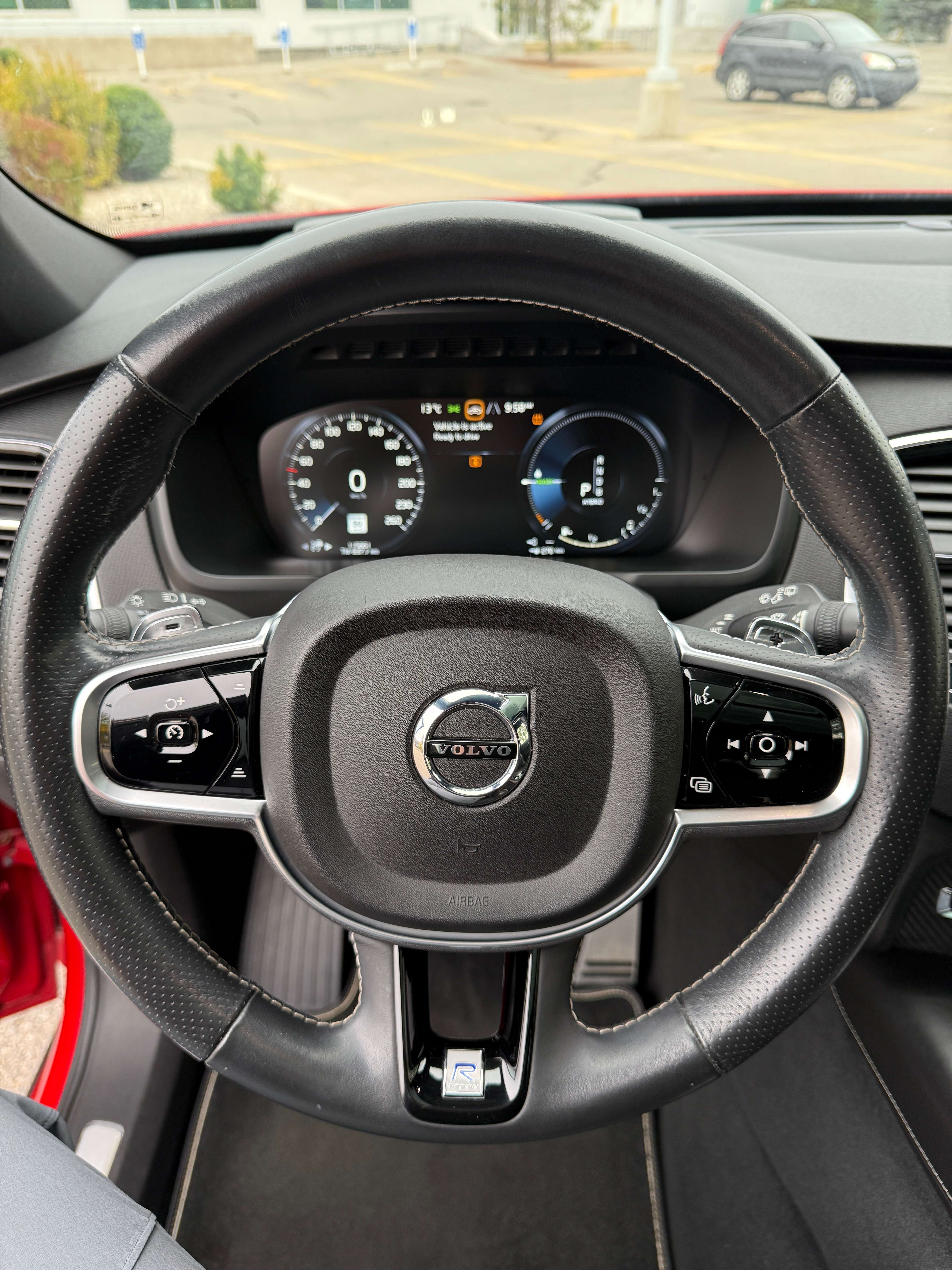 2017 Volvo XC90 T8 R-Design thumb 8
