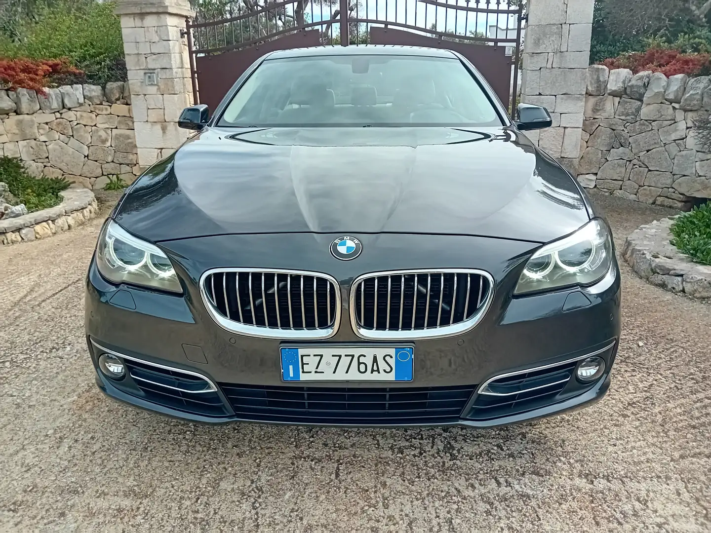 BMW 520 Serie 5 F10 Berlina 520d luxury 190cv auto Argento - 2