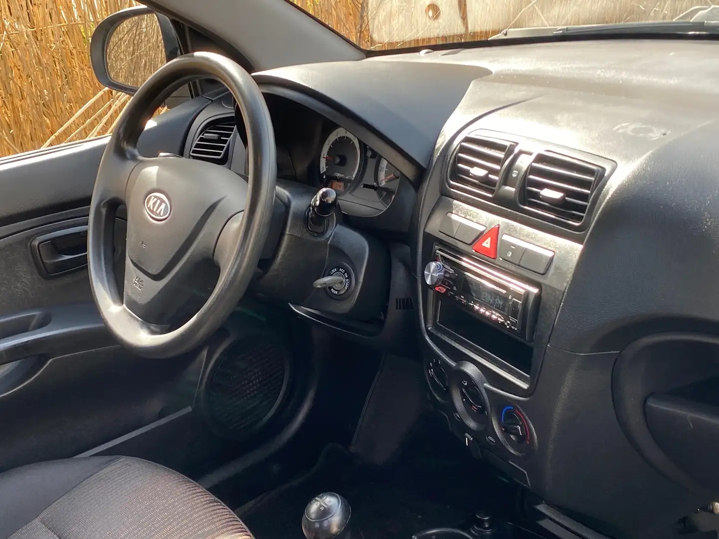 Kia Picanto 1.0 X 5d Nieuwe Apk Grau - 2