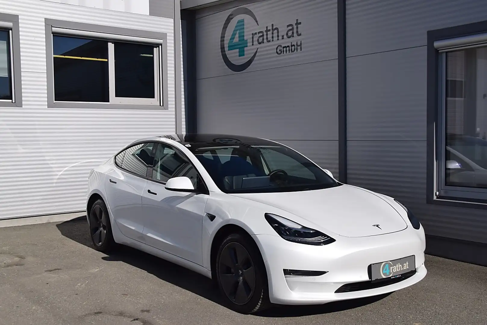 Tesla Model 3 Long Range AWD 75kWh / NETTO: 16.650 € Weiß - 1