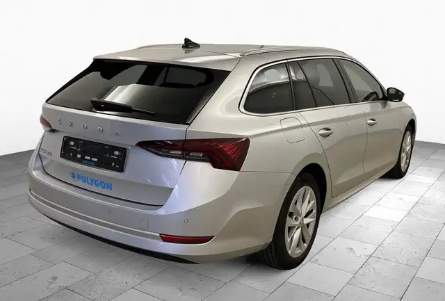 Skoda Octavia view 4