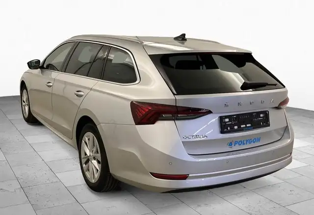 Skoda Octavia view 3