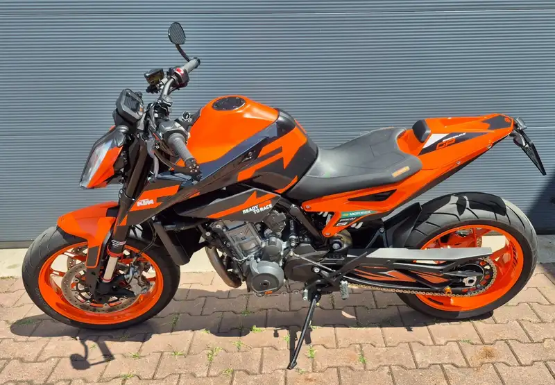 KTM 890 Duke - foto 4