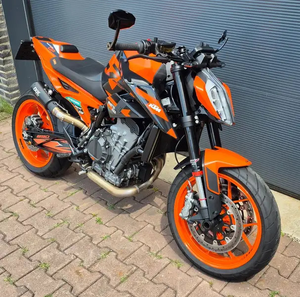 KTM 890 Duke - foto 2