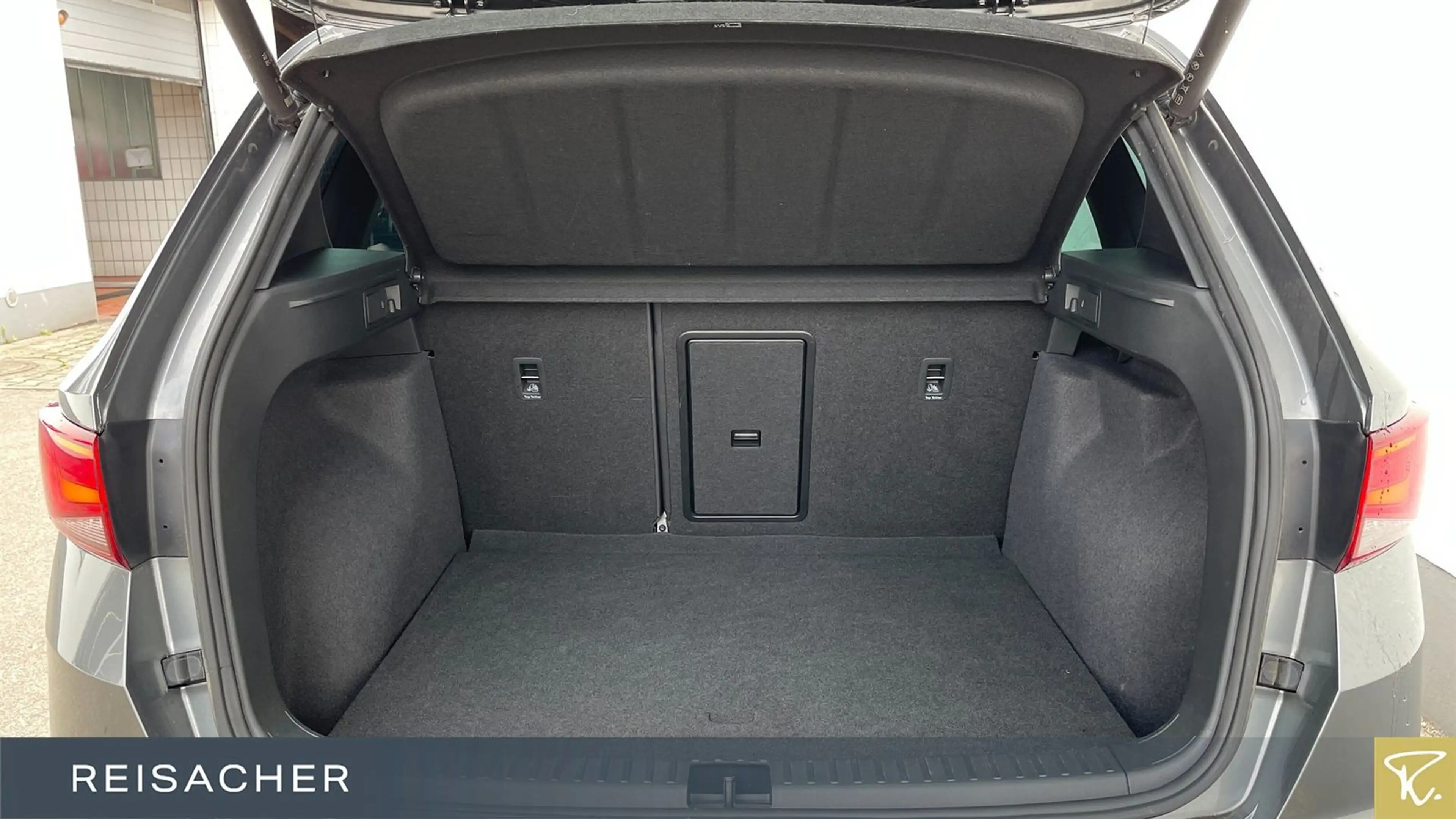 SEAT Ateca 2.0 TSI 4Drive DSG AHK elHk ACC SH — photo 10