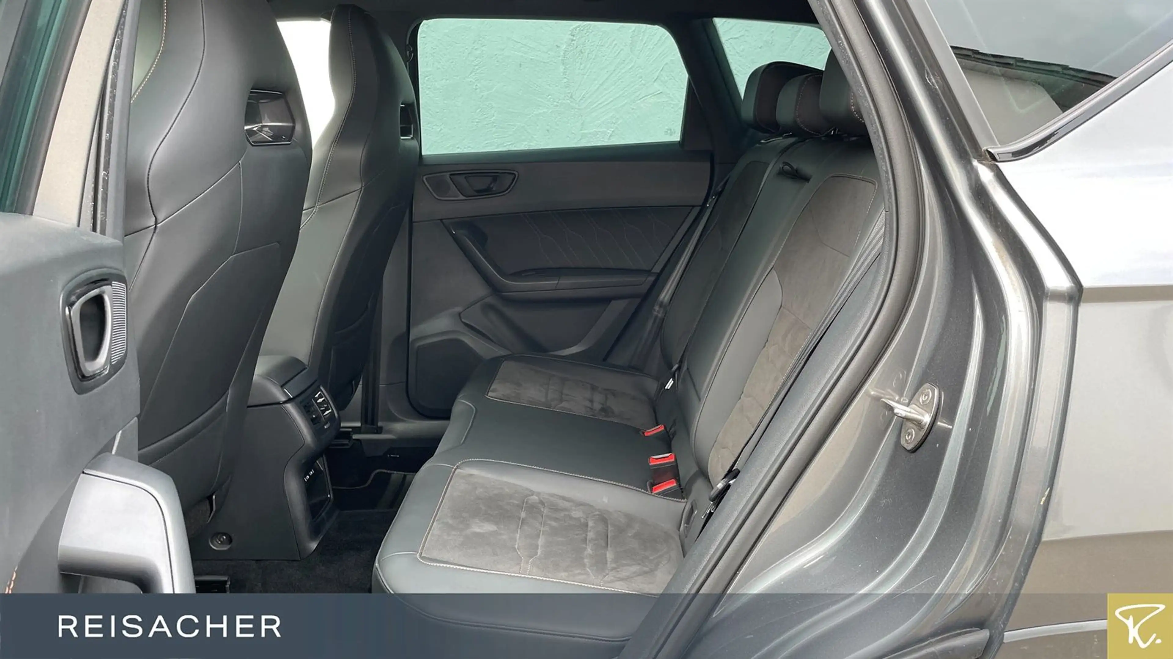 SEAT Ateca 2.0 TSI 4Drive DSG AHK elHk ACC SH — photo 8