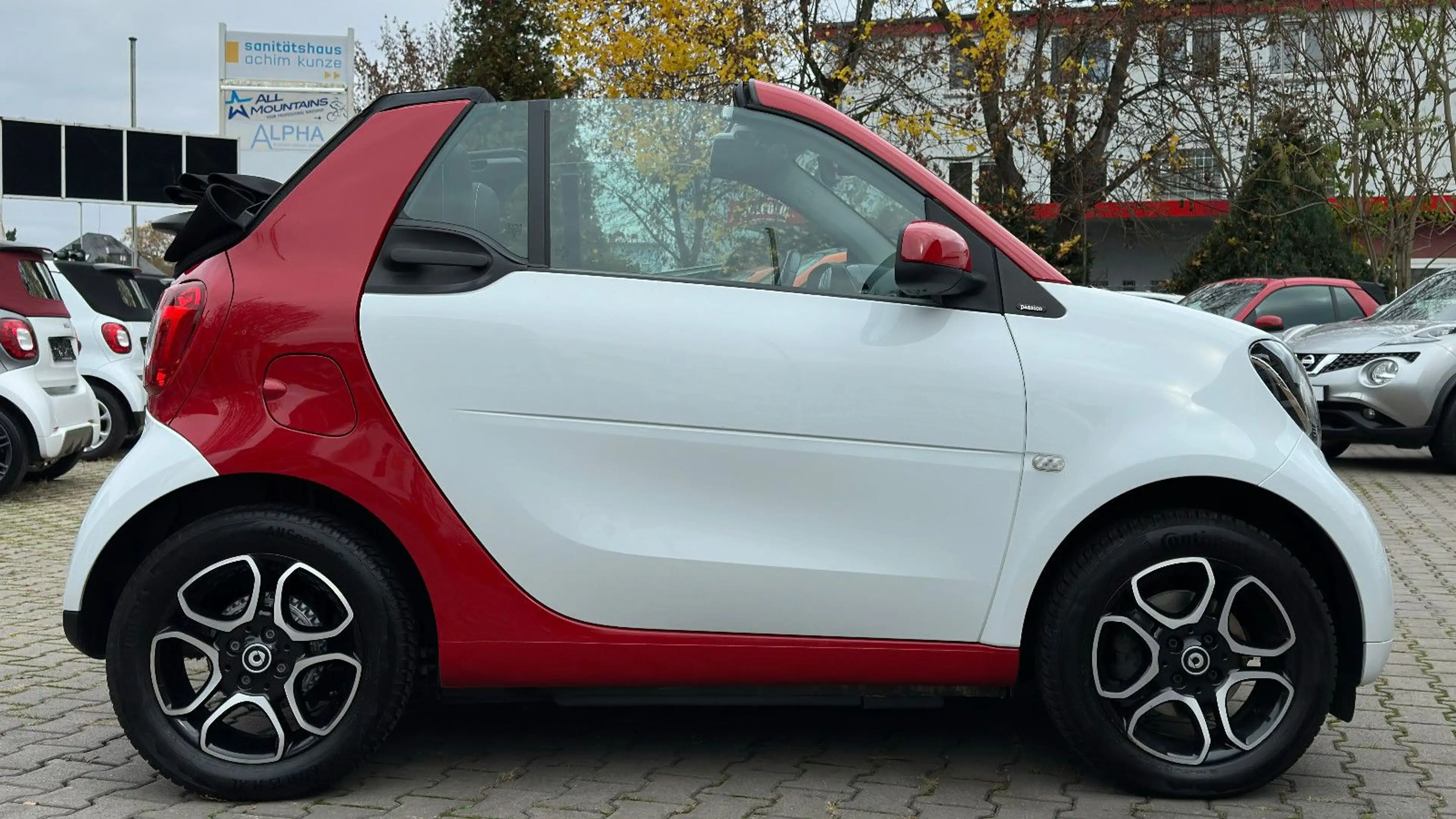 smart forTwo Cabrio TURBO DCT WHITE & RED! CARPLAY! — photo 10