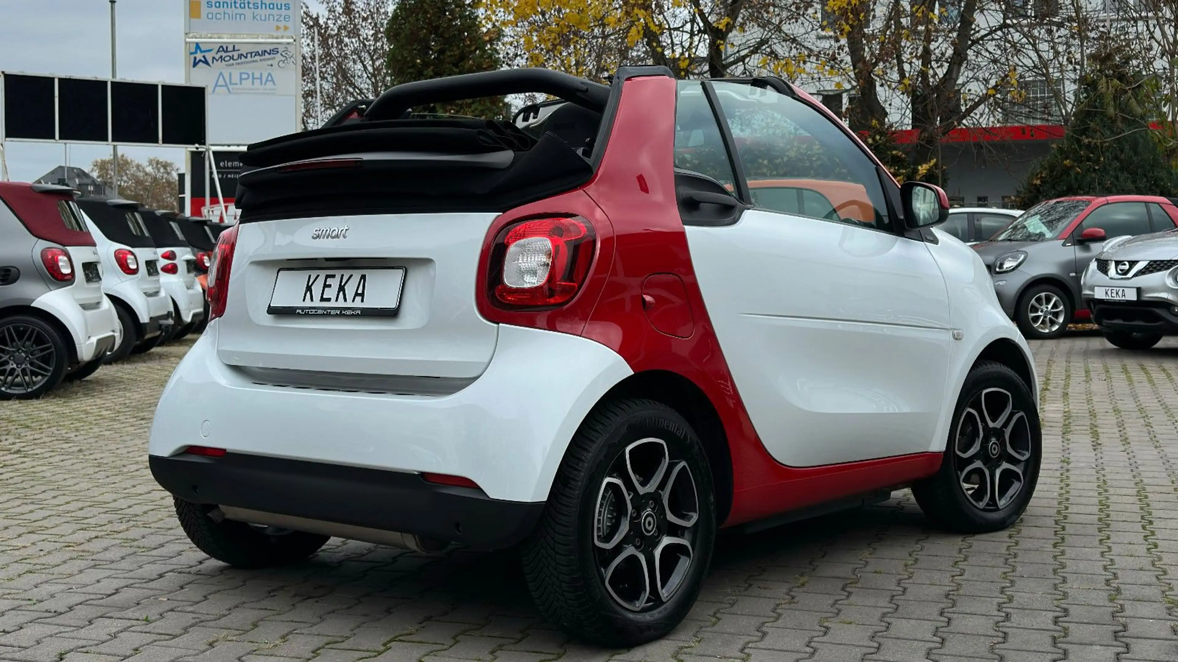 smart forTwo Cabrio TURBO DCT WHITE & RED! CARPLAY! — photo 2