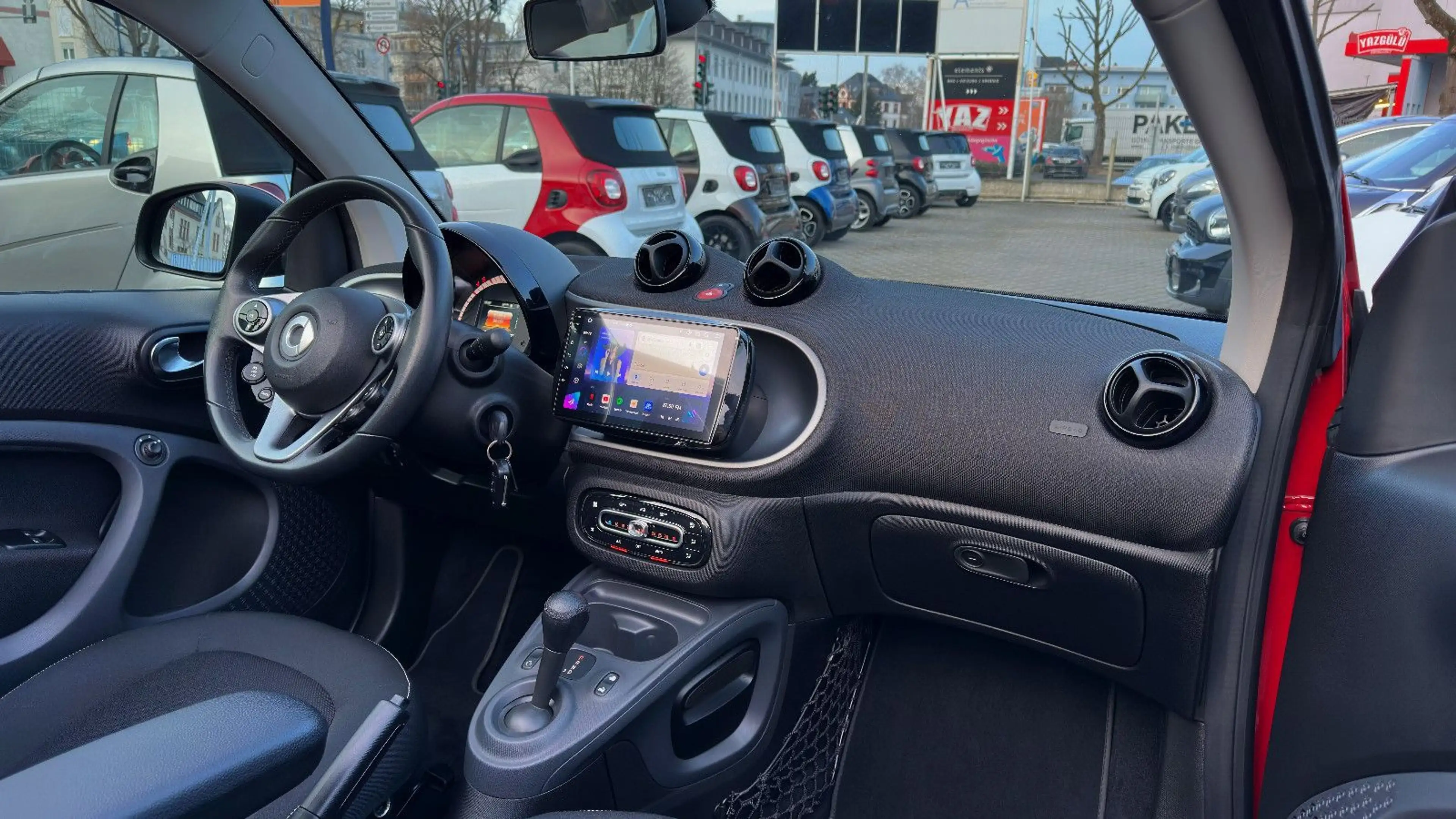smart forTwo Cabrio TURBO DCT WHITE & RED! CARPLAY! — photo 4