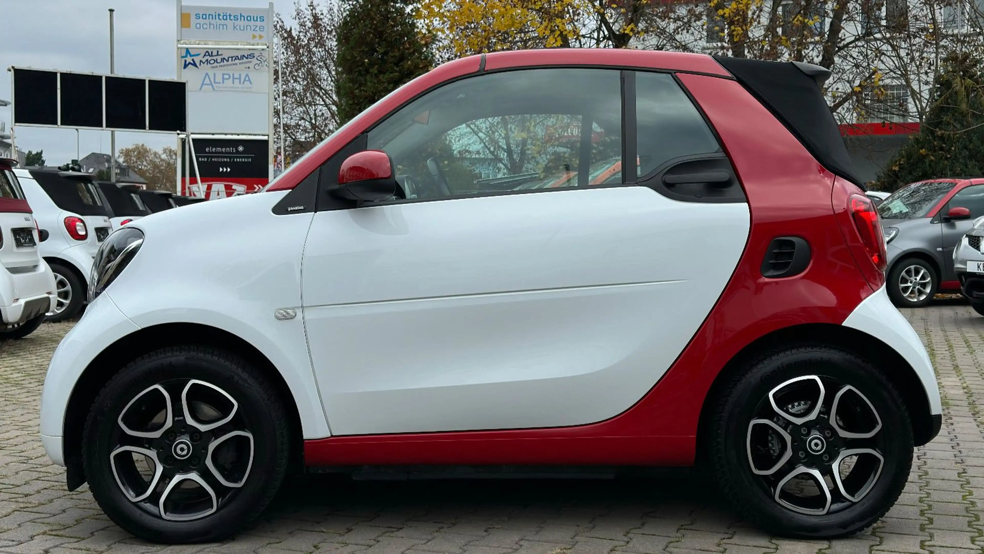 smart forTwo Cabrio TURBO DCT WHITE & RED! CARPLAY! — photo 9