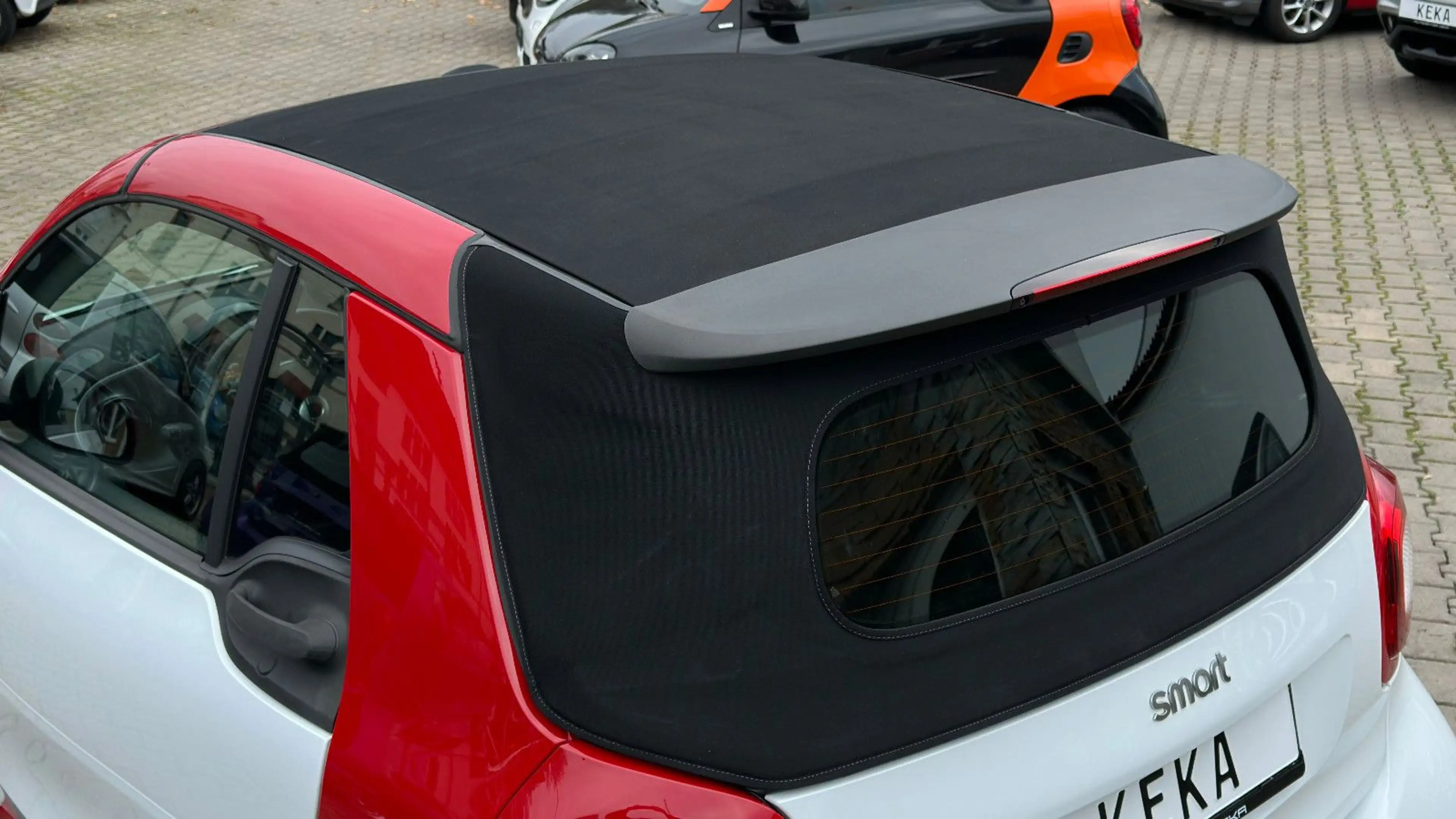 smart forTwo Cabrio TURBO DCT WHITE & RED! CARPLAY! — photo 11