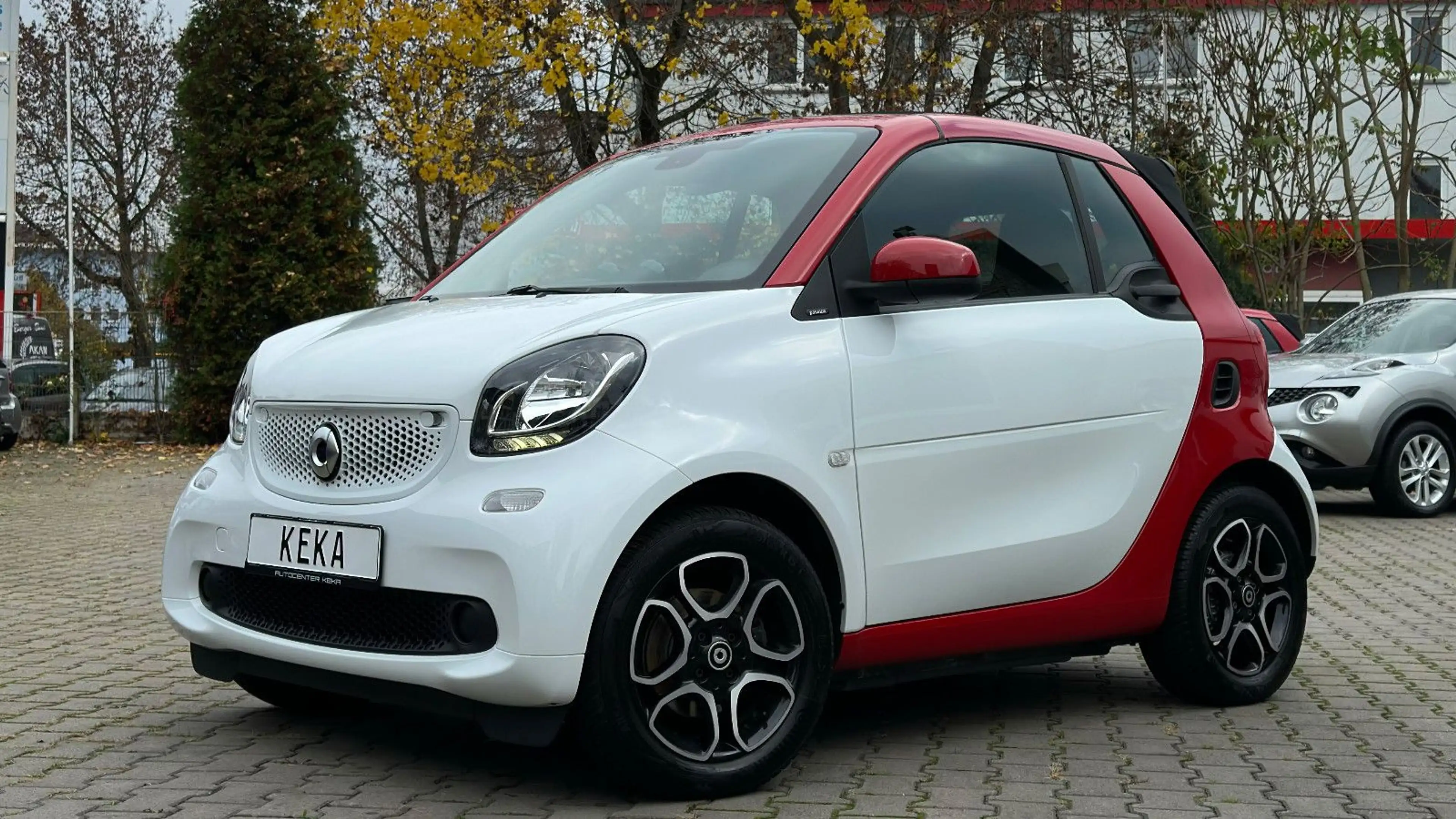 smart forTwo Cabrio TURBO DCT WHITE & RED! CARPLAY! — photo 5