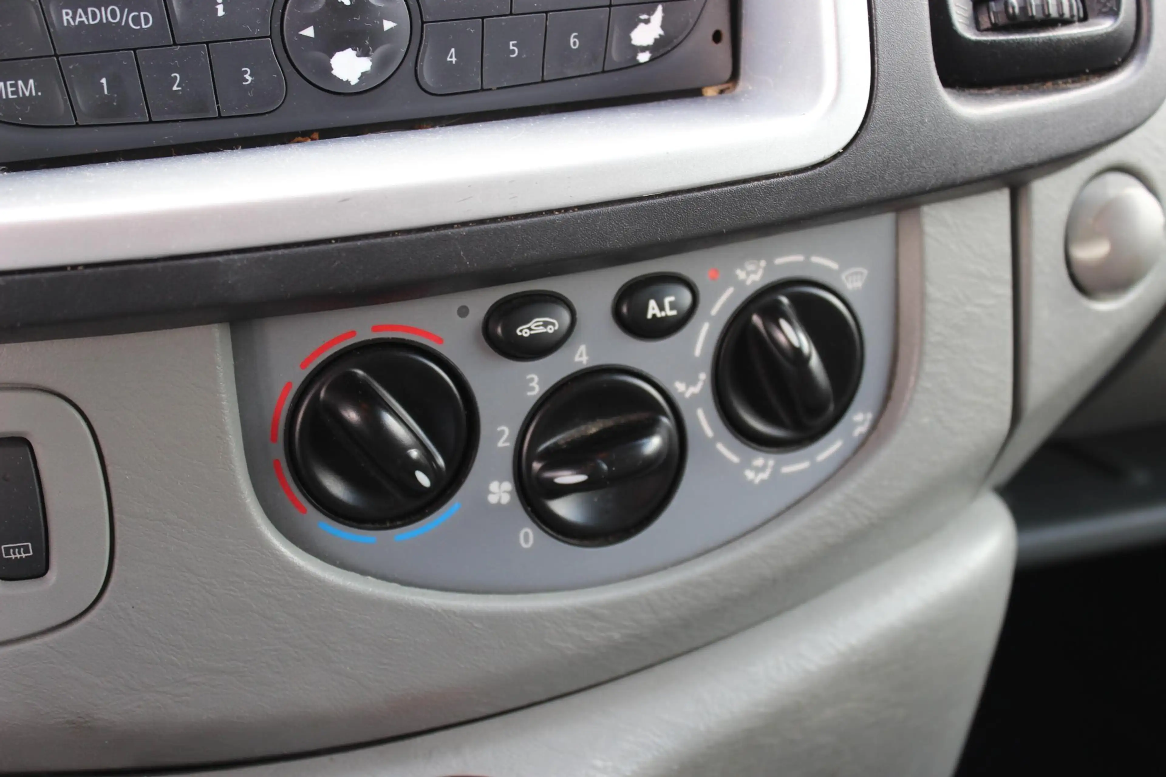 Renault Trafic Passenger 2.0 dCi 9-persoons Airco! — photo 14