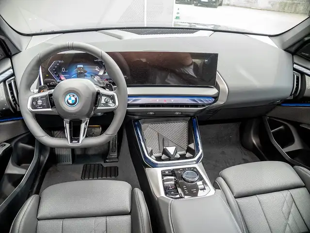 BMW X3 view 5