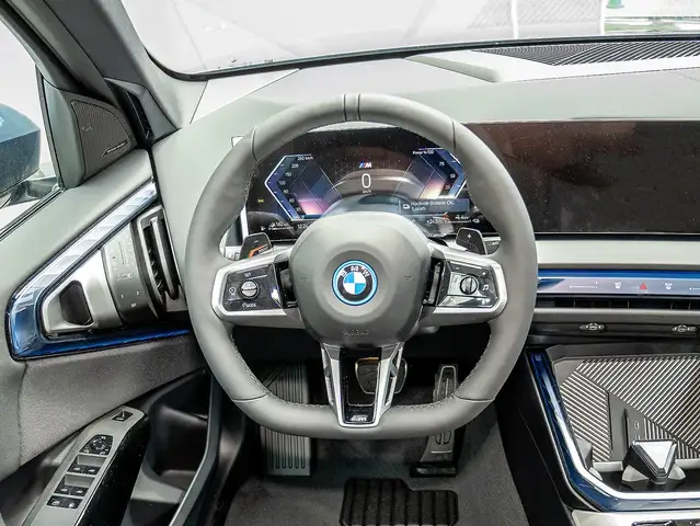 BMW X3 view 8