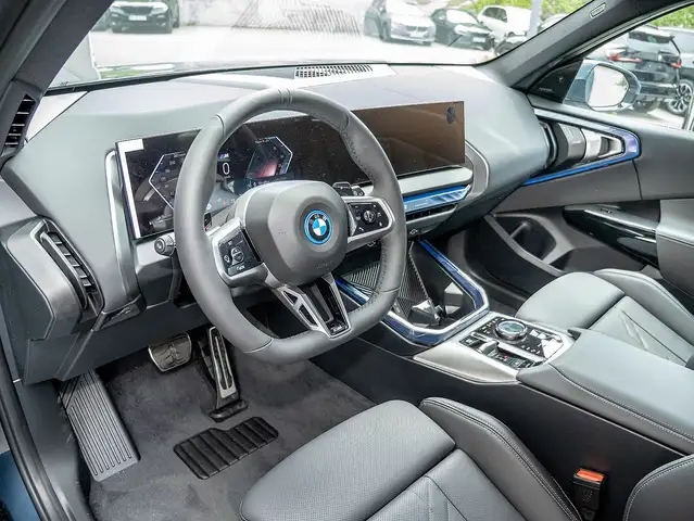 BMW X3 view 3