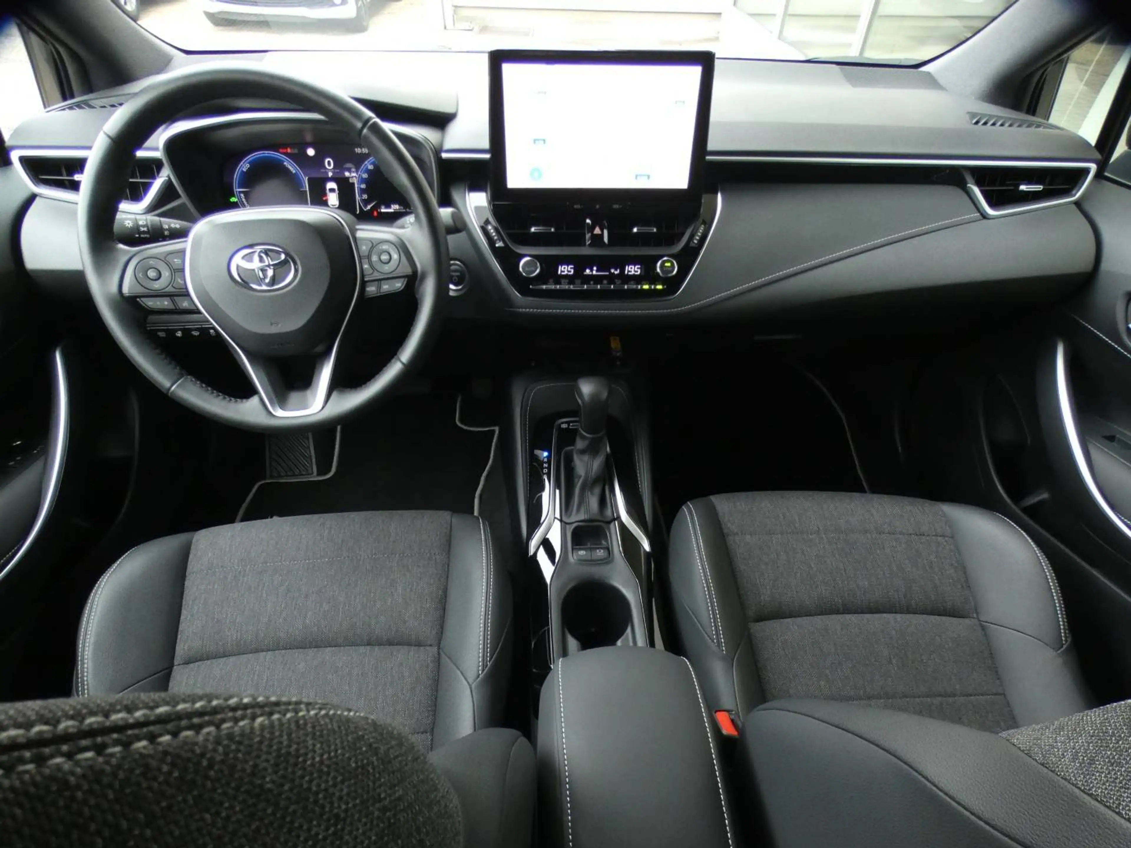 Toyota Corolla HB 1.8 Hybrid STYLE+TECH PACK 140pk +Dodehoek +Stuurwielverwarming +Zetelverwarming +Half leder +GPS — photo 12