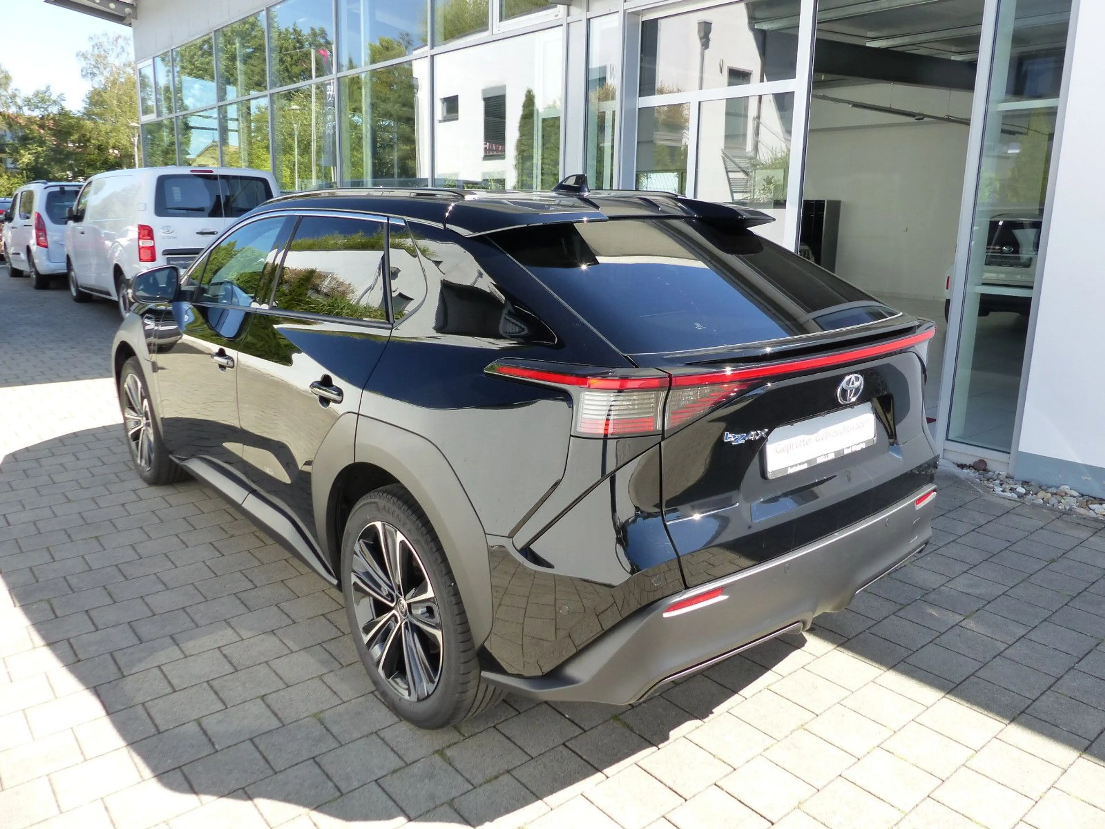 Toyota bZ4X FWD Komfort-&Technik Leder Matrix-LED AHK — photo 2