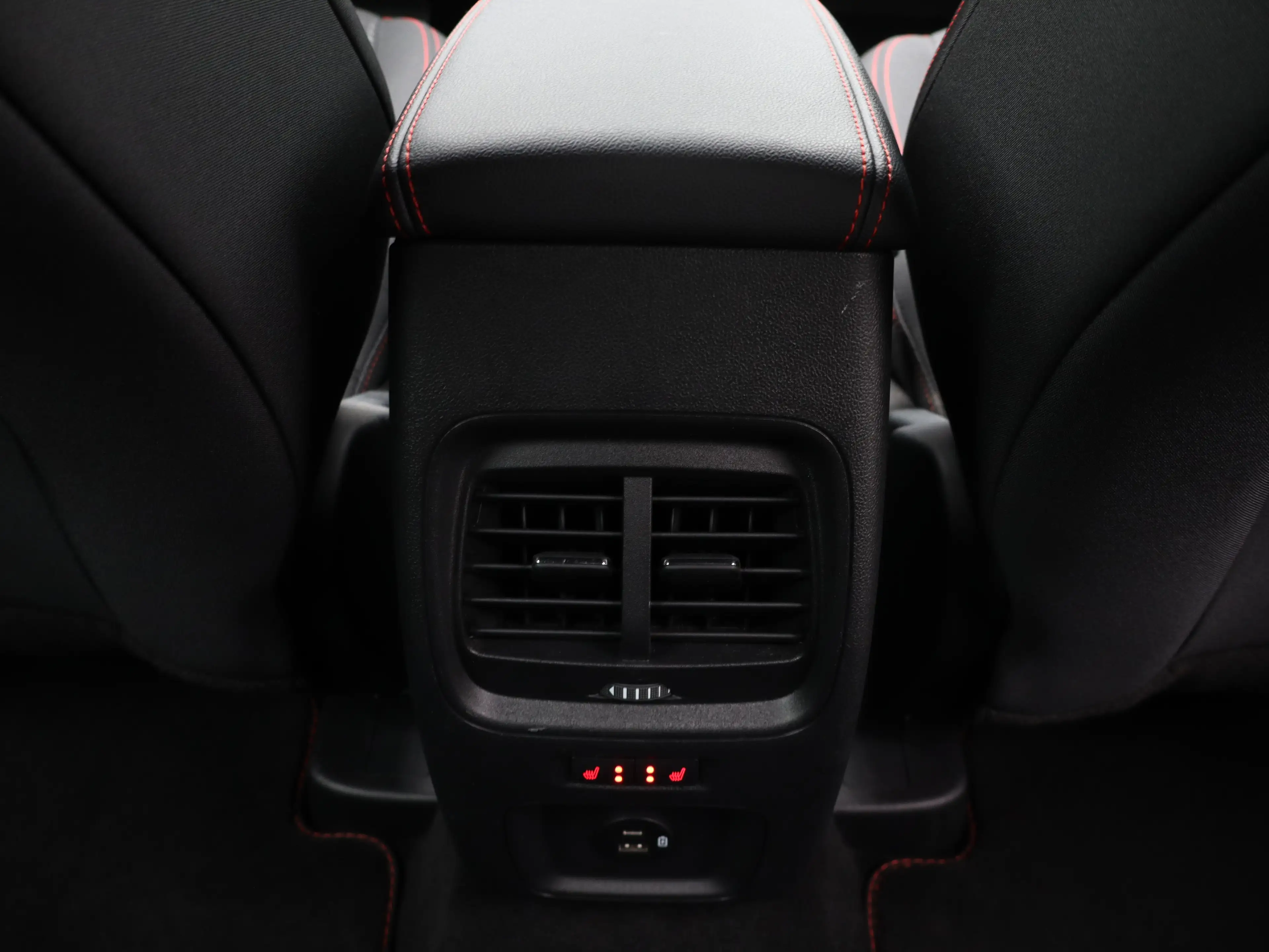 Ford Kuga 2.5 PHEV ST-Line | Achteruitrijcamera | Anti Blokk — photo 33