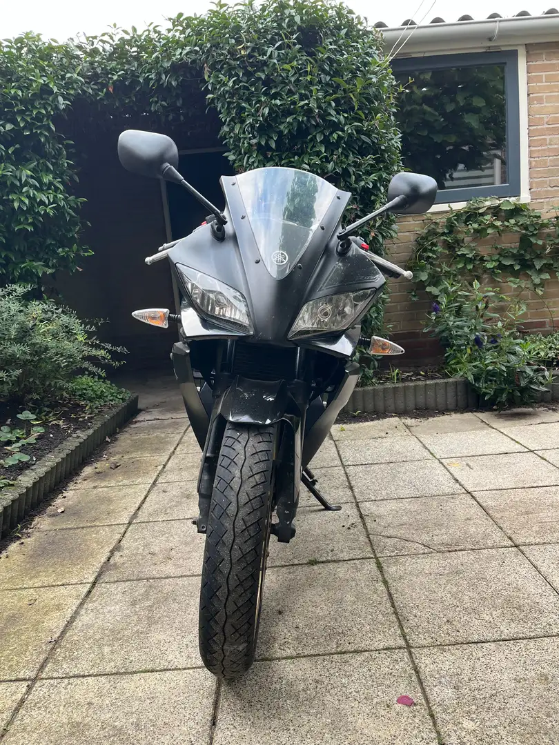 Yamaha YZF-R125 Zwart - 2