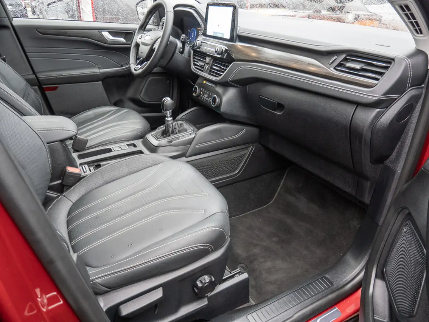 Ford Kuga VIGNALE 1.5 EcoBoost PANO*LED*AHK*GJR* Rot - 2