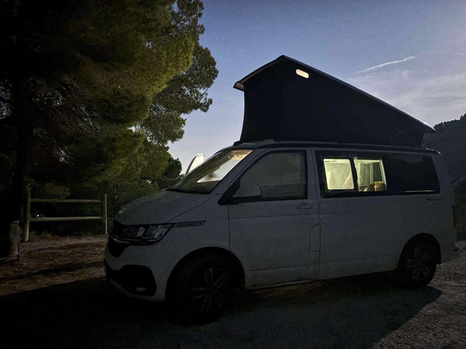 Volkswagen T6.1 California California Outdoor Beach Camper TDI 110KW 150CV 4p. - foto 1