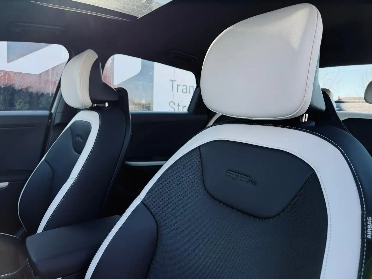 Kia K4 снимка Kia K4