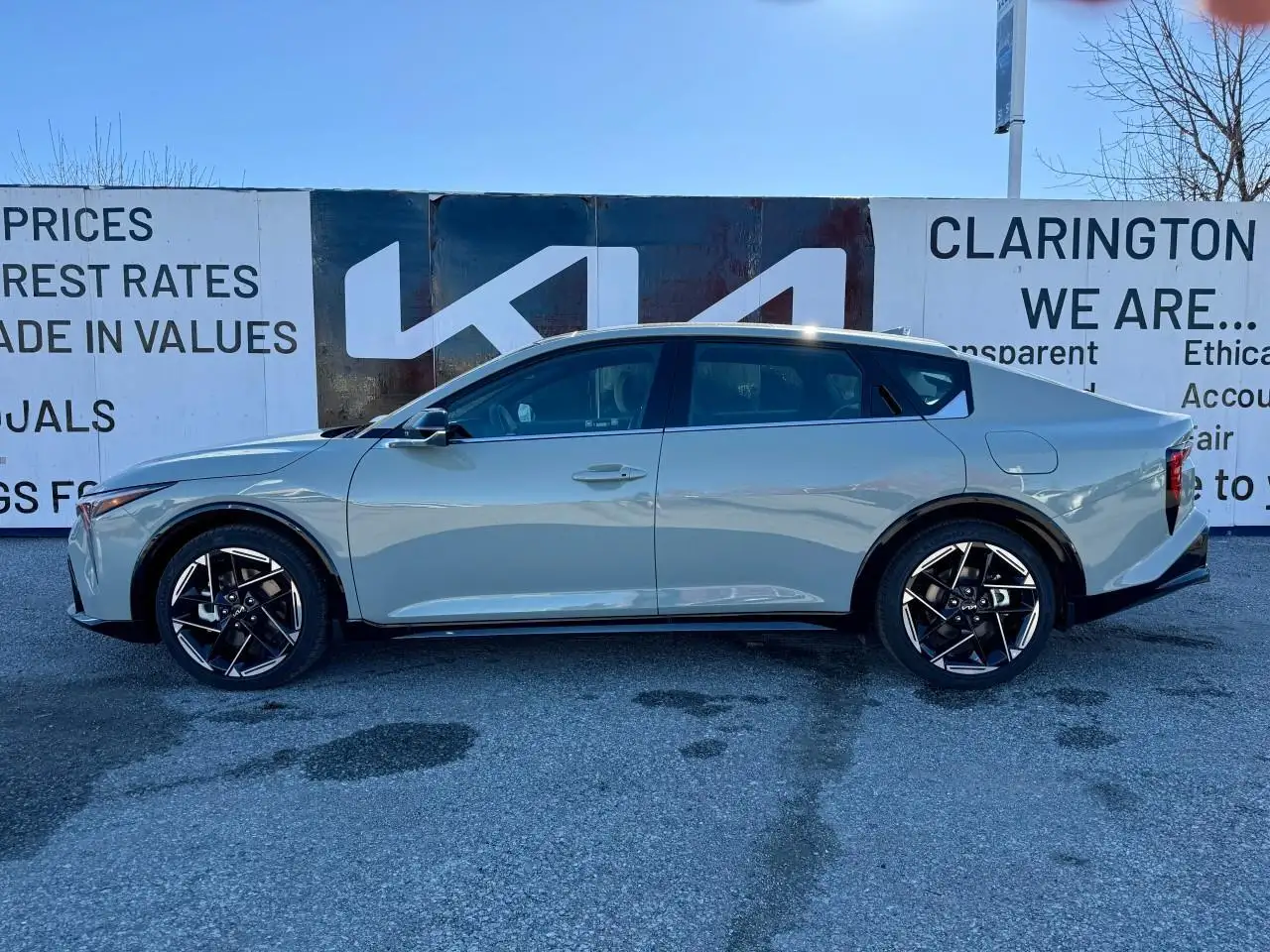 Kia K4 снимка Kia K4