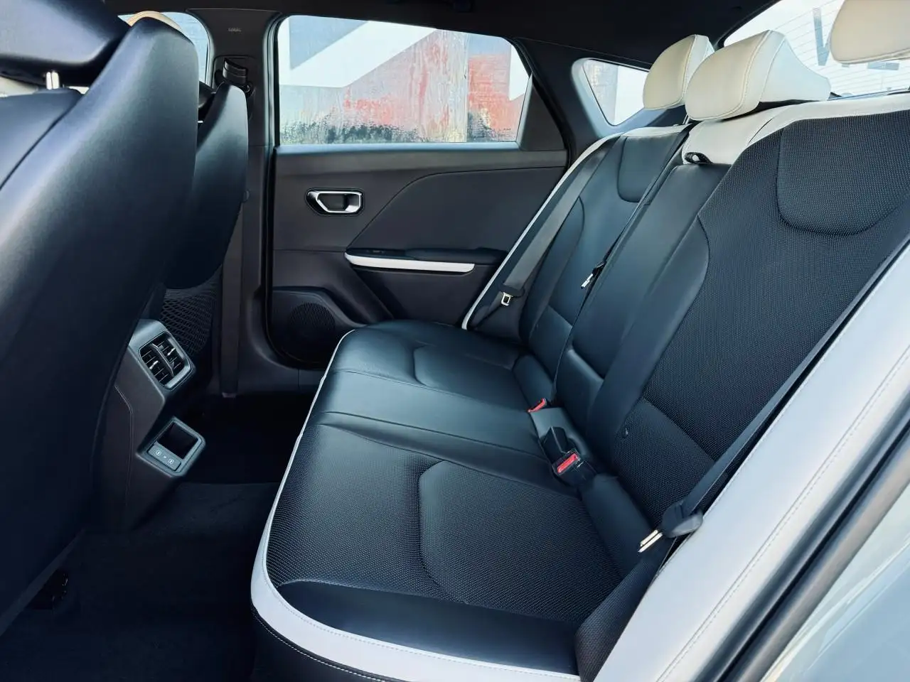 Kia K4 снимка Kia K4