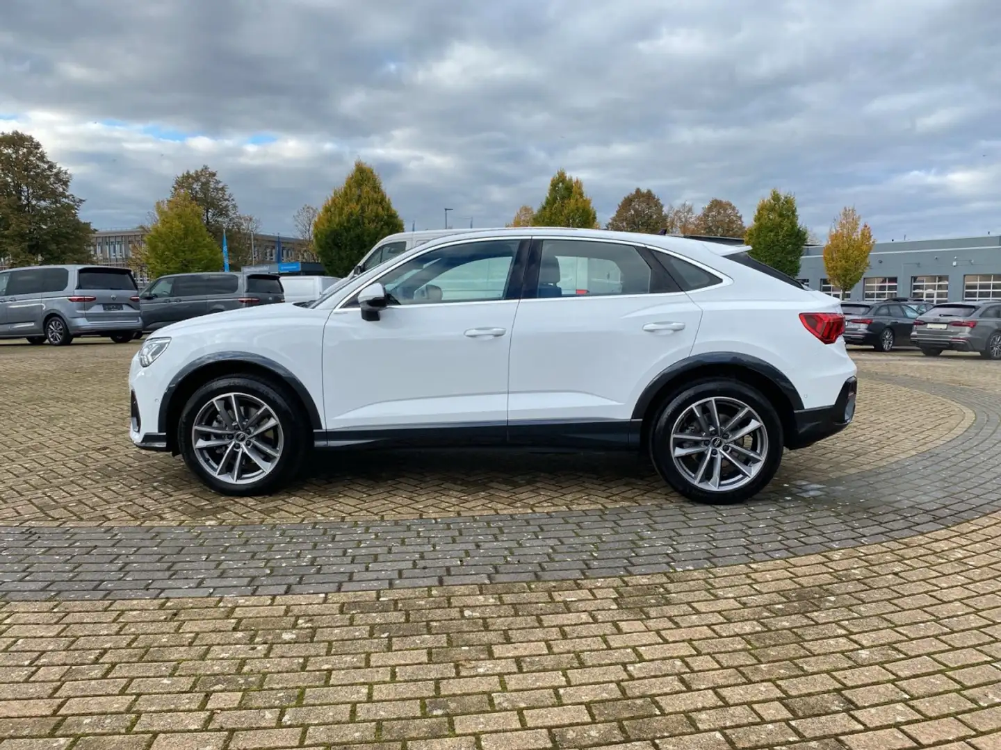 Audi Q3 Sportback 40 2.0 TDI quattro*PANO*MATRIX*LEDER* Blanc - 2