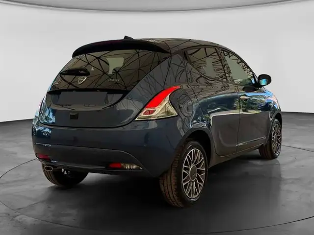 Lancia Ypsilon view 6