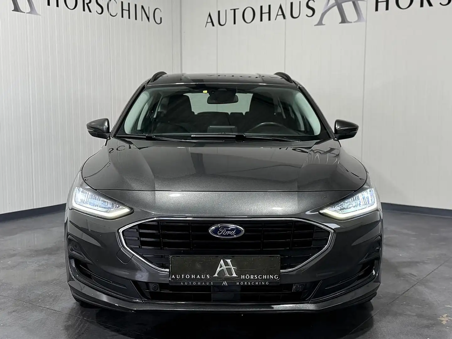 Ford Focus Turnier 1,5 EcoBlue Cool & Connect Aut.//LED// Grau - 2