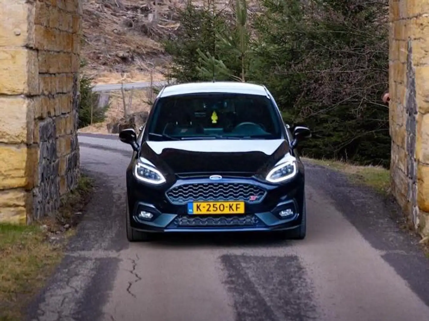 Ford Fiesta Fiesta 1.5 EcoB. ST-3 Zwart - 2