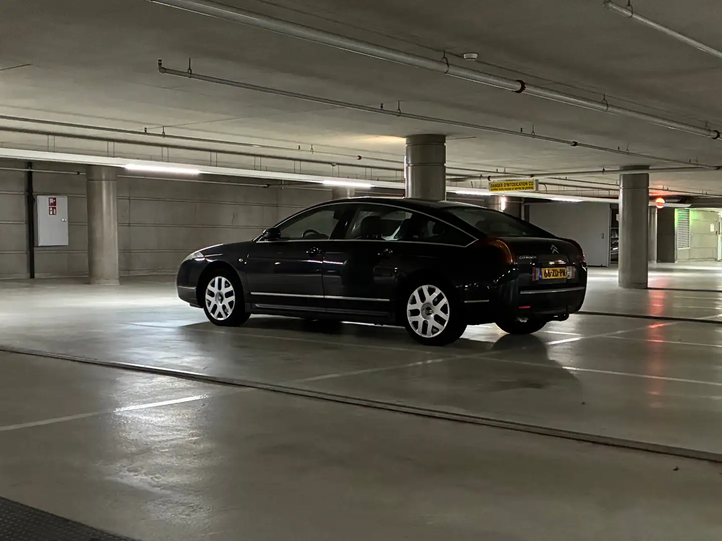 Citroen C6 C6 2.7 HdiF V6 Exclus. Zwart - 2