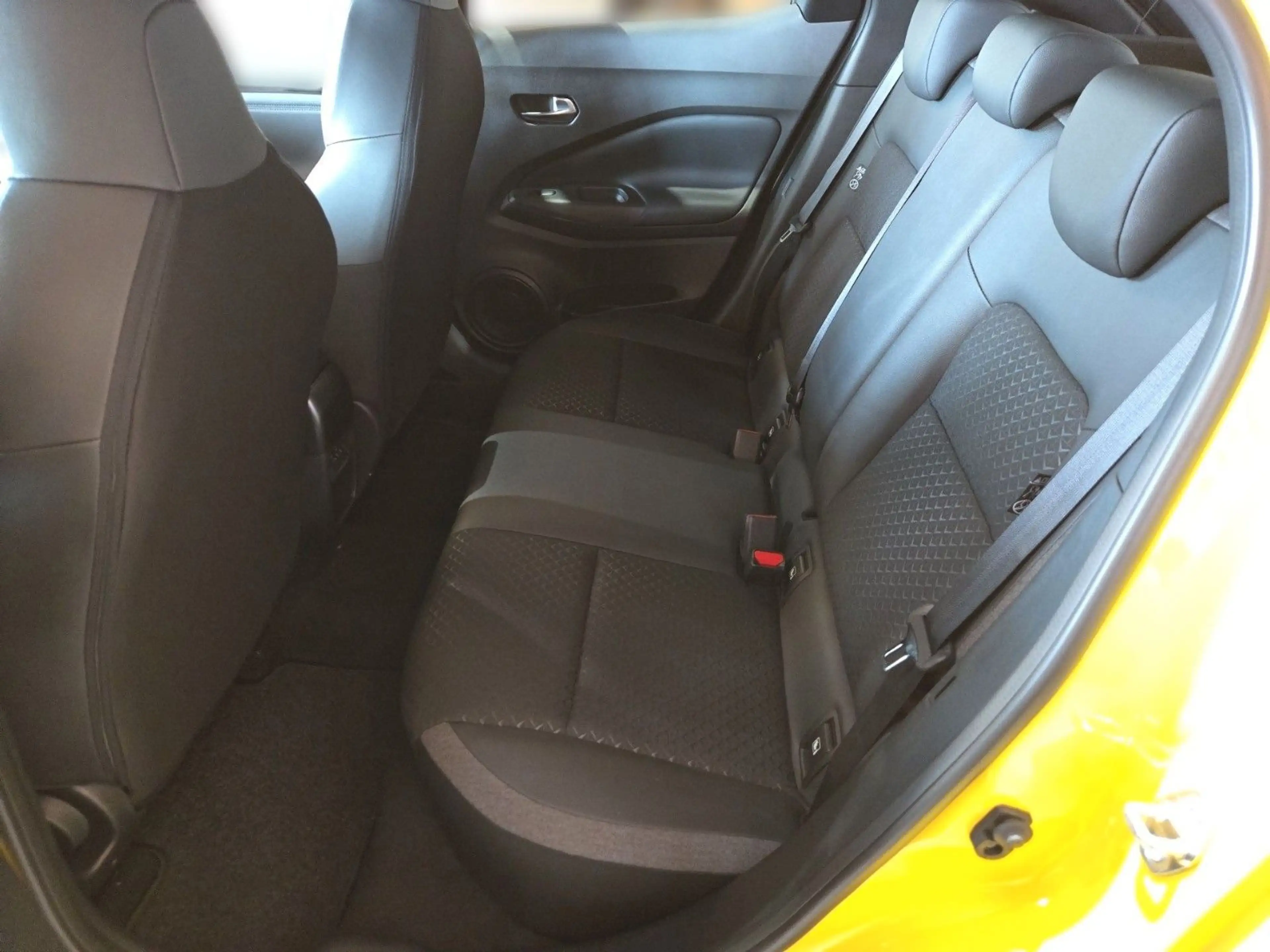 Nissan Juke N-Connecta 1.6 Hybrid 4AMT 143PS AT *NAVI* — photo 11
