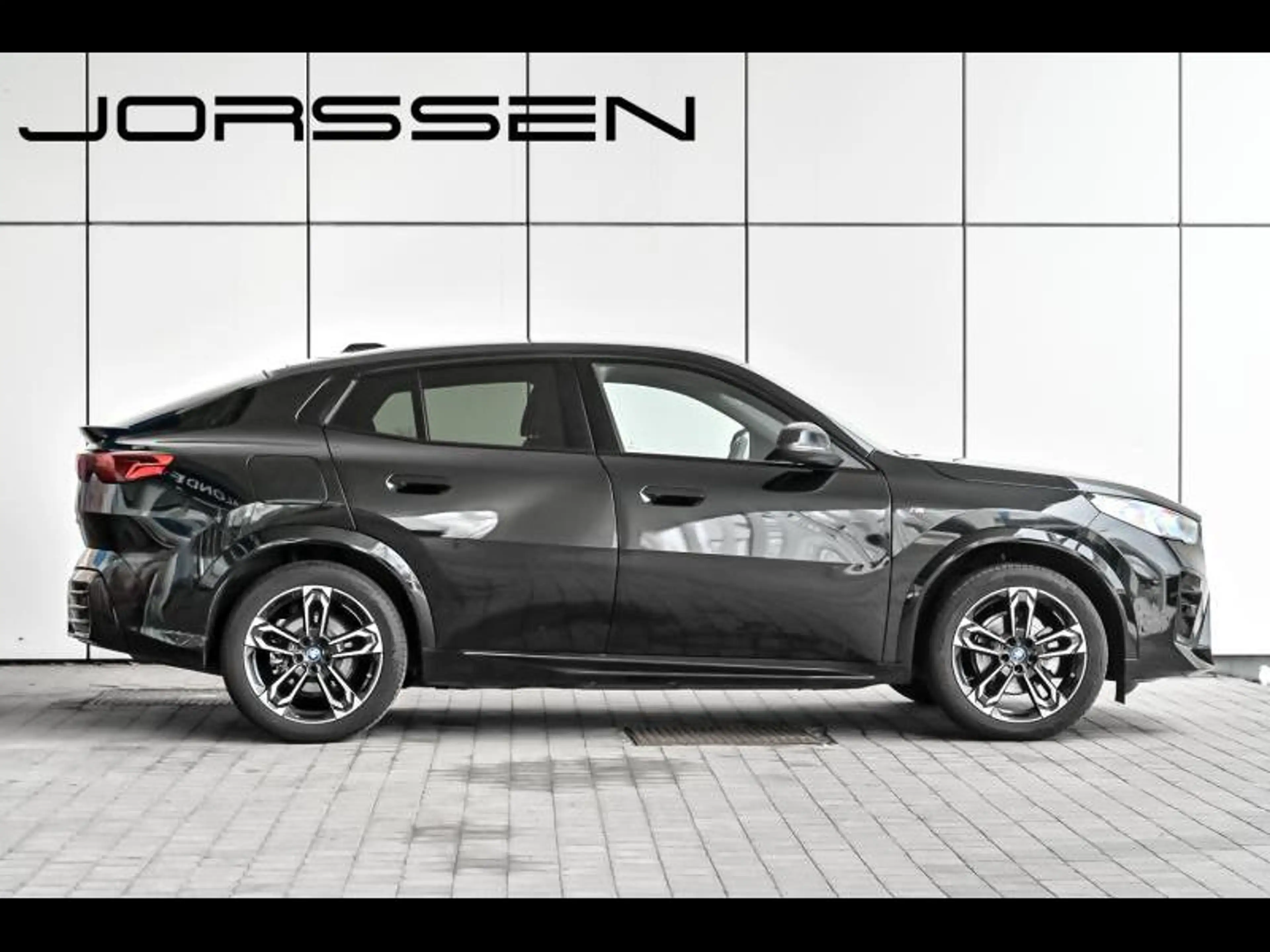 BMW iX2 M Sportpakket — photo 3